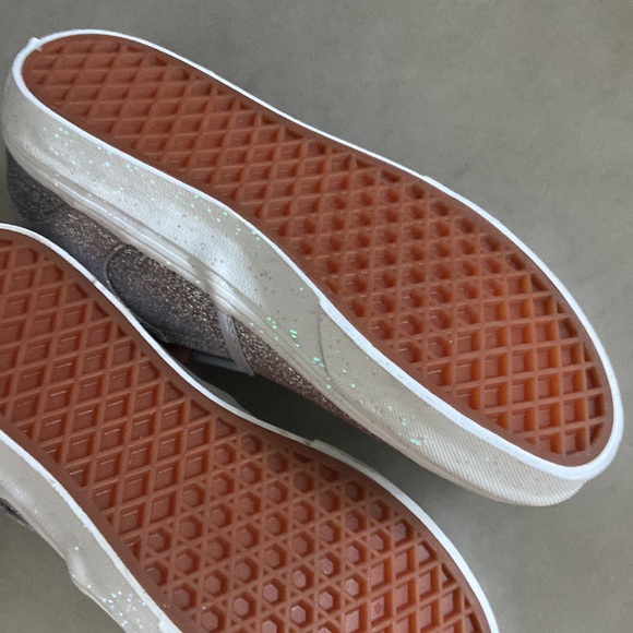 NWOT VANS - Picture 3 of 4